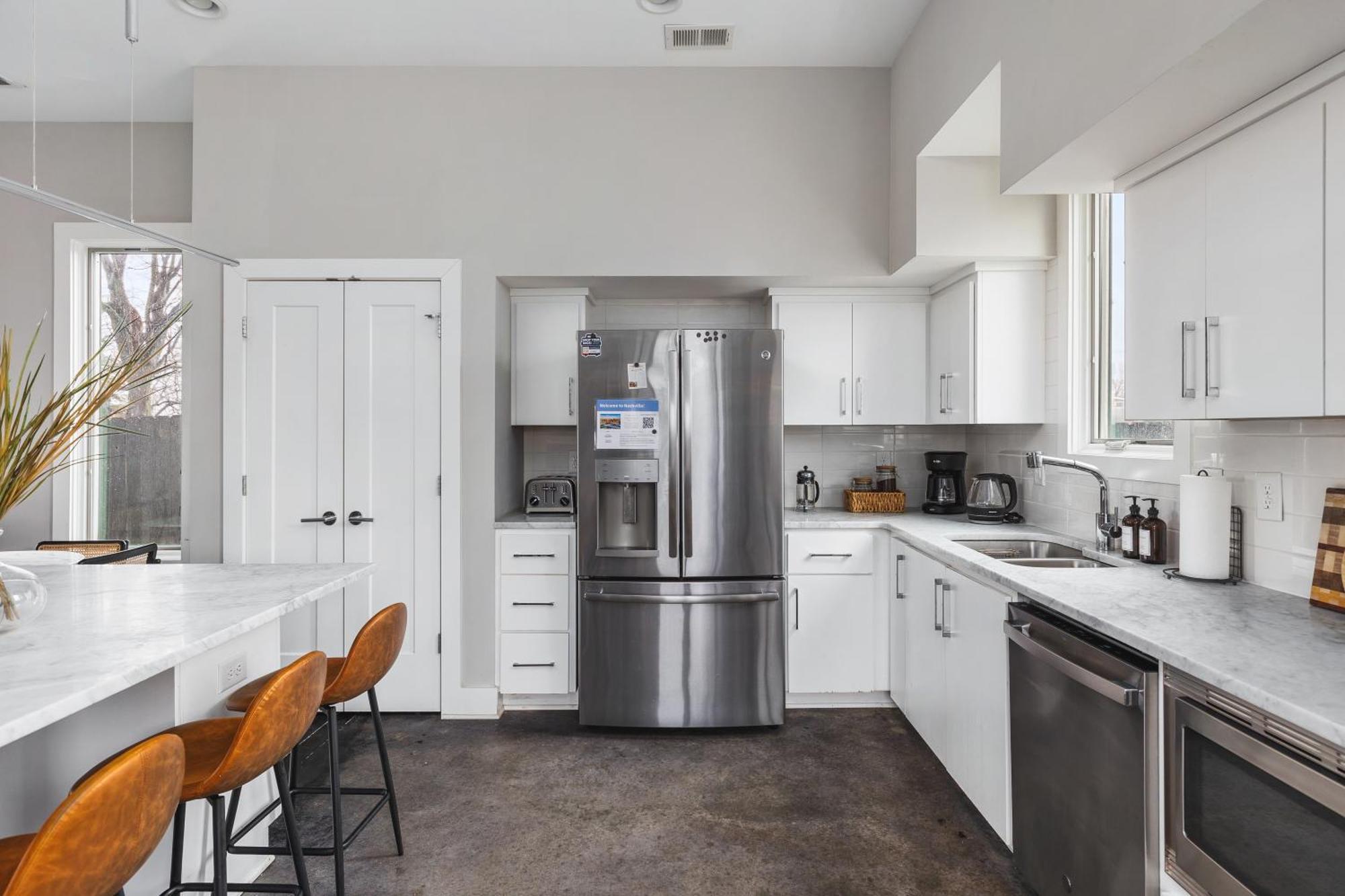 נאשוויל Modern Luxury Rooftop Deck, 3 Mi To Downtown מראה חיצוני תמונה